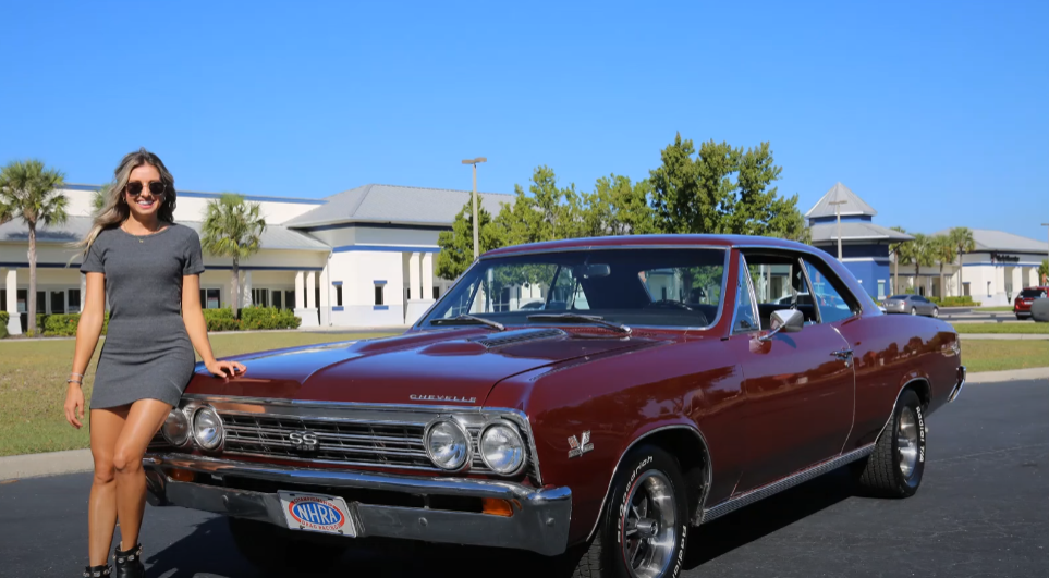 1967 Chevelle SS 396 4 Speed manual.png