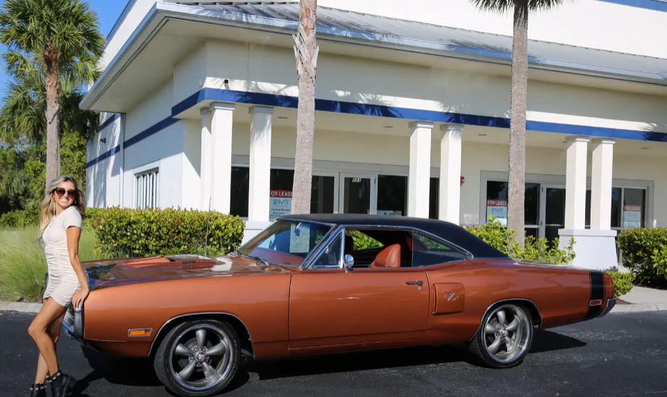 1970 Dodge CORONET.png