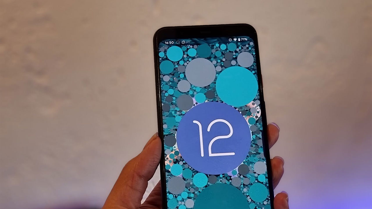 coloros-12-geliyor-iste-yeni-duvar-kagitlari.jpg